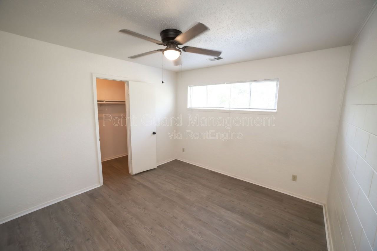 1525 Oxford Pl #1525-29 - Photo 4 of 23