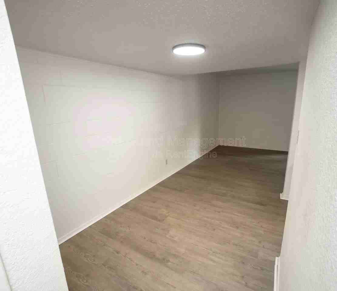 1525 Oxford Pl #1525-29 - Photo 6 of 23