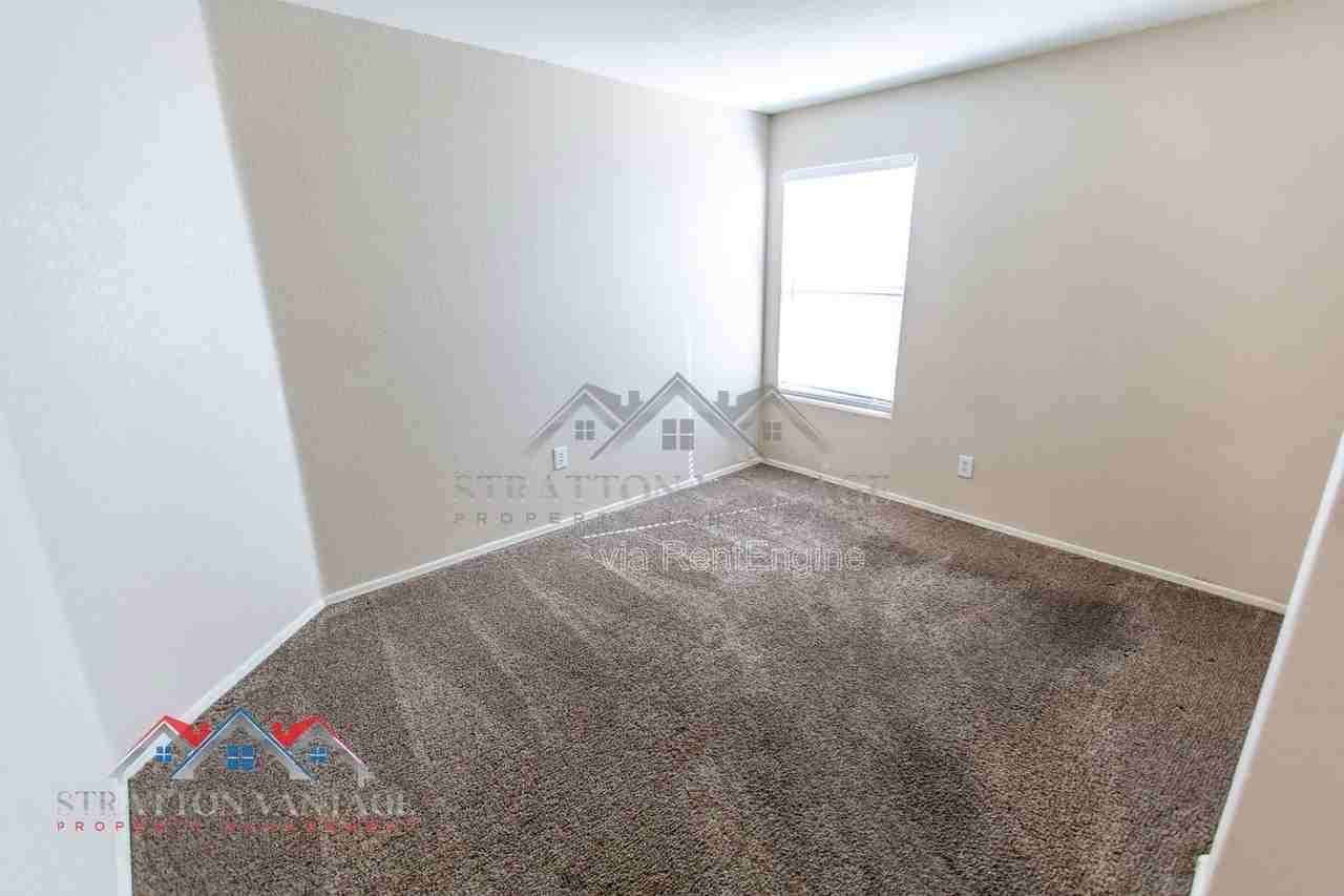 12913 W Palm Ln - Photo 7 of 32