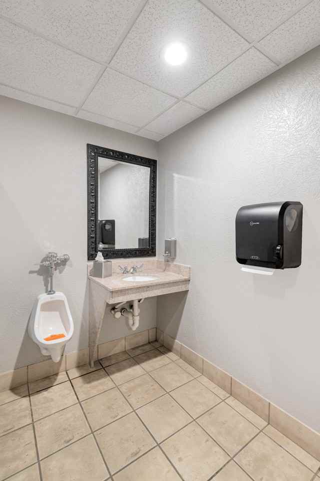 Premier Studio Apartments - Photo 3 of 13