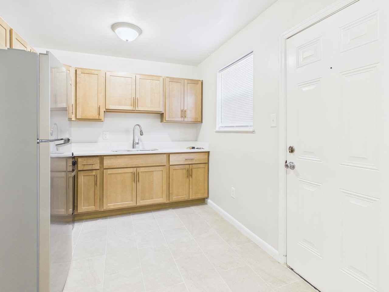 2000 Lamb Ave #C - Photo 3 of 9