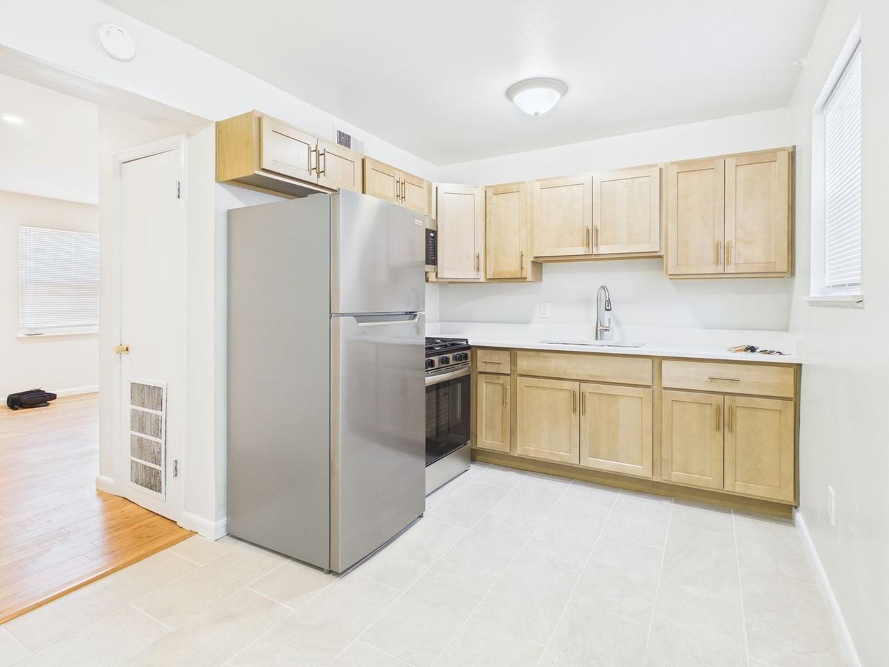 2000 Lamb Ave #C - Photo 4 of 9