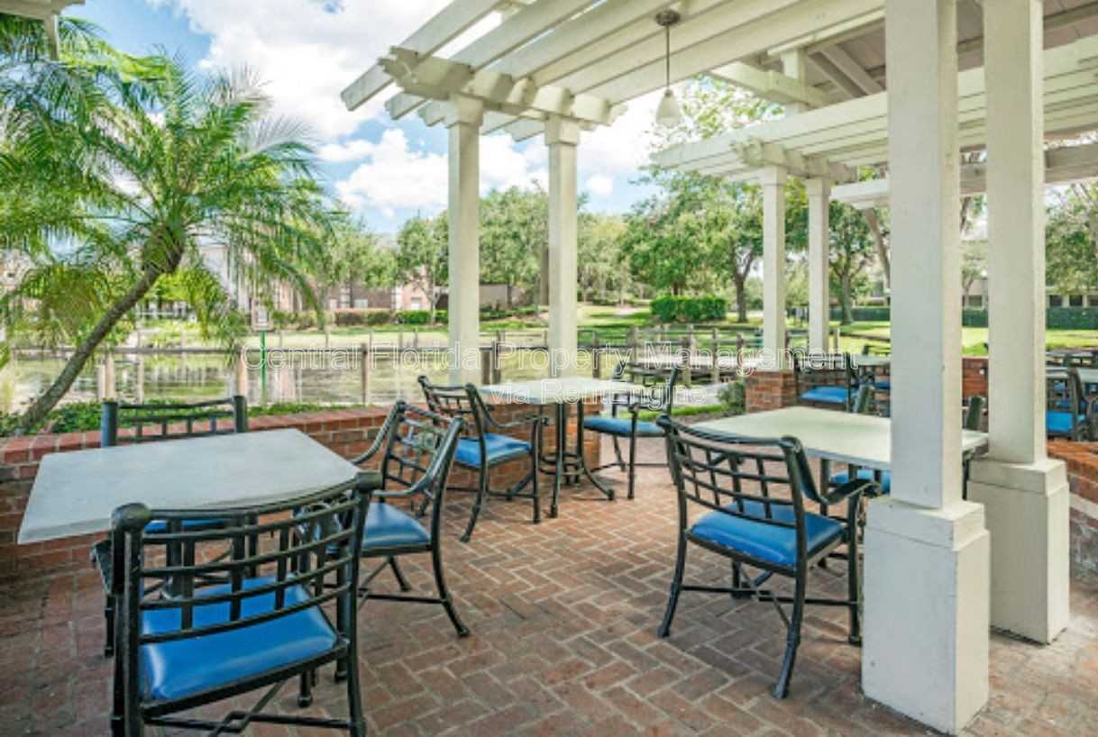 2460 Grand Central Pkwy #13 - Photo 5 of 27