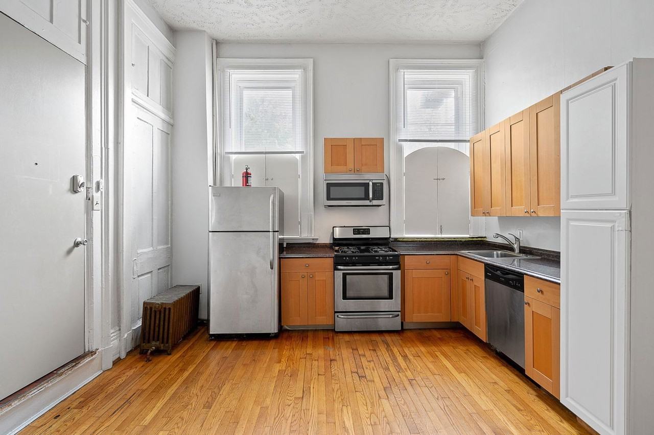 2419 Vine St #1 - Photo 3 of 14