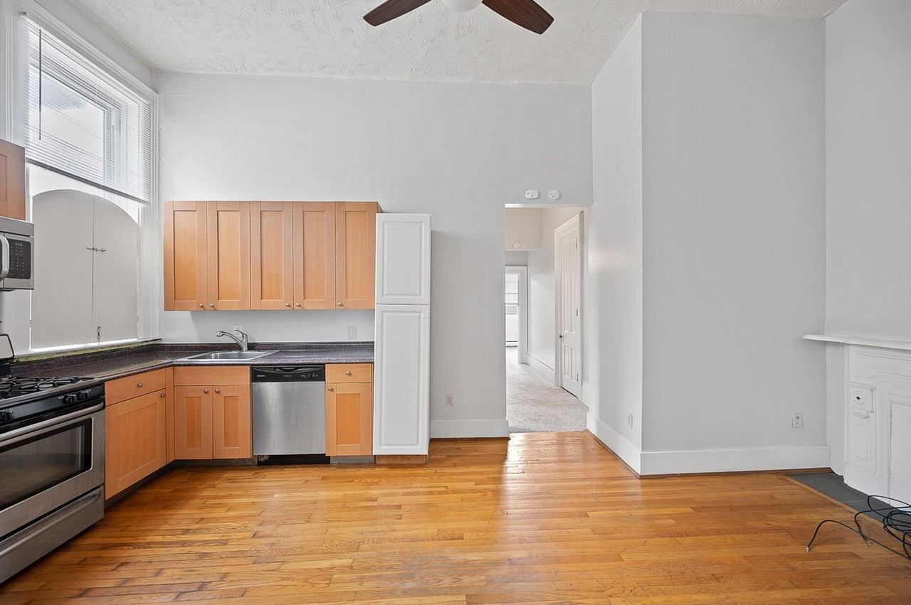 2419 Vine St #1 - Photo 4 of 14