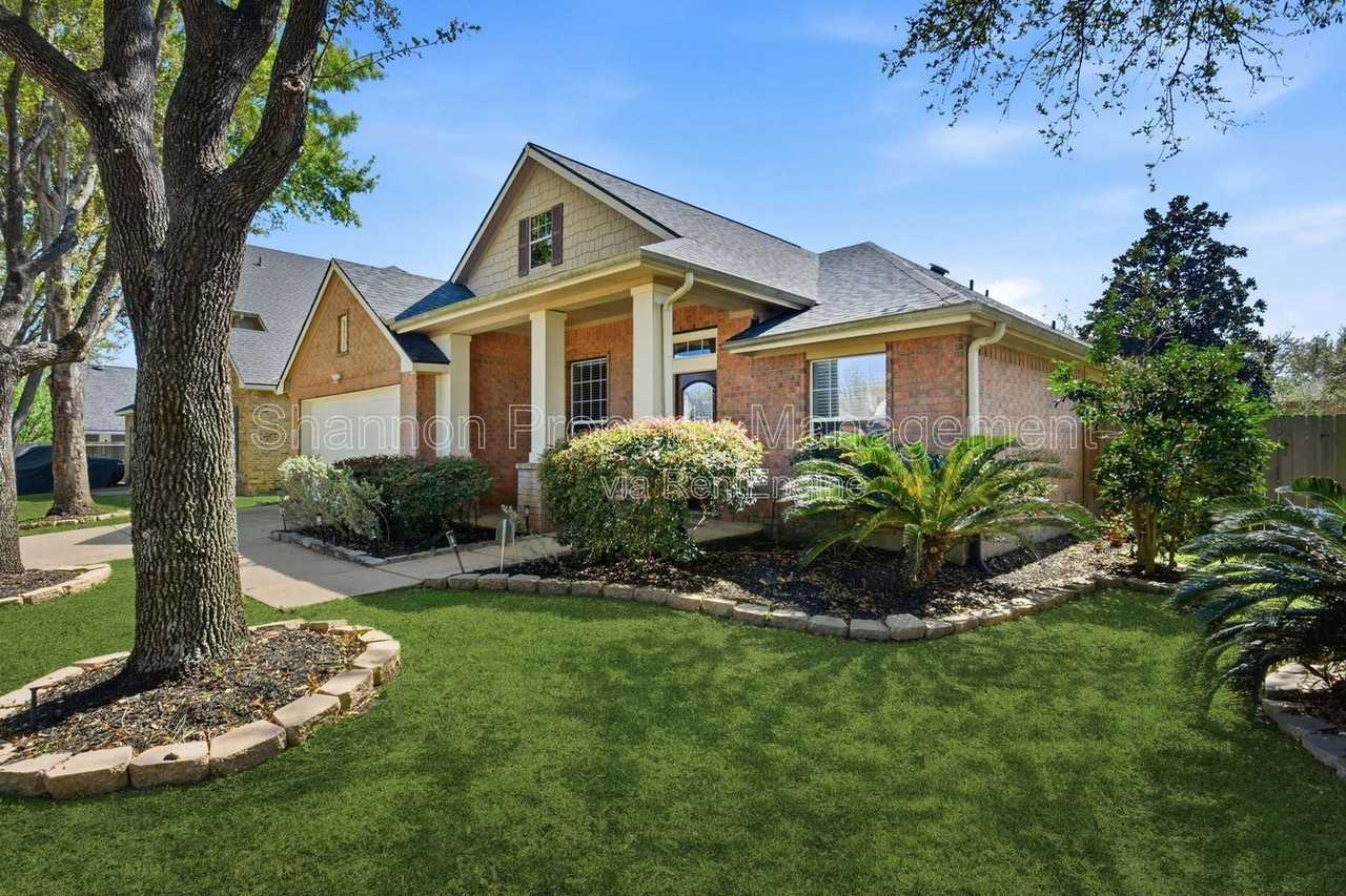 7018 Chapel Meadow Ln - Photo 3 of 44