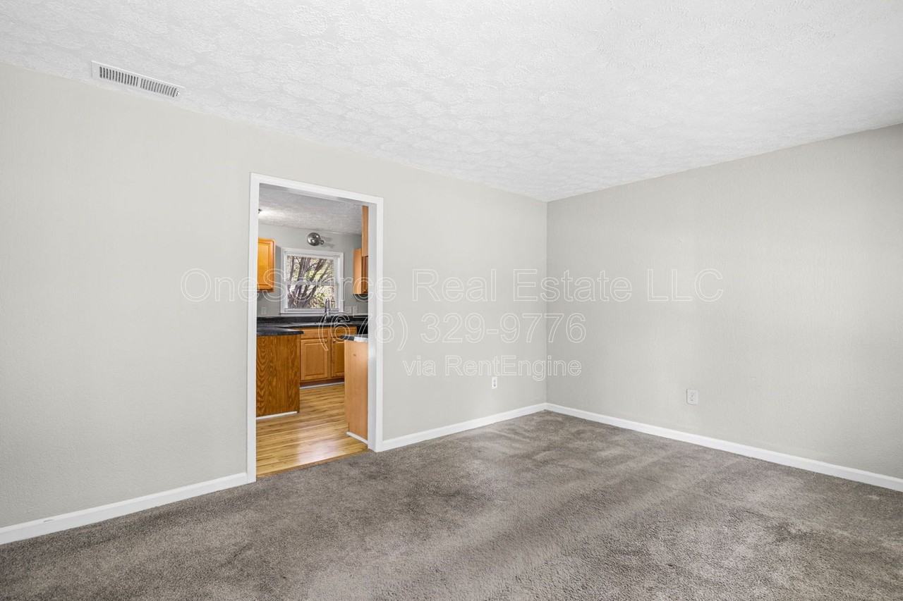 13 Hearthwood Ct - Photo 7 of 33