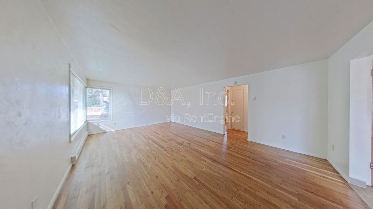 4045 Ne Fair Acres Dr - Photo 3 of 13