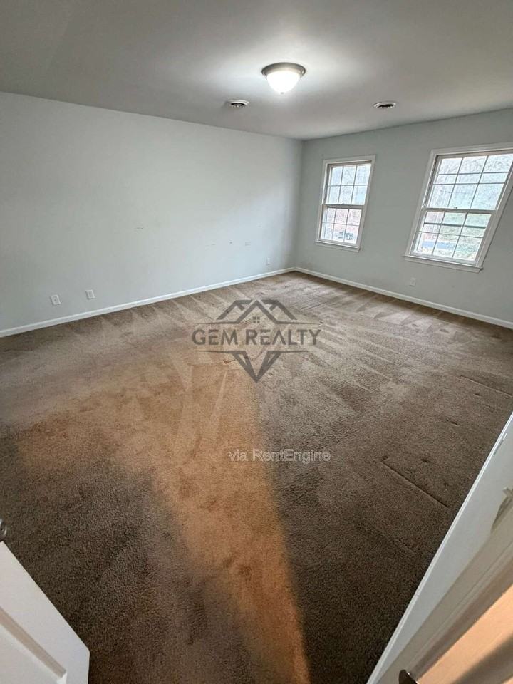 4 Bryant St - Photo 5 of 27