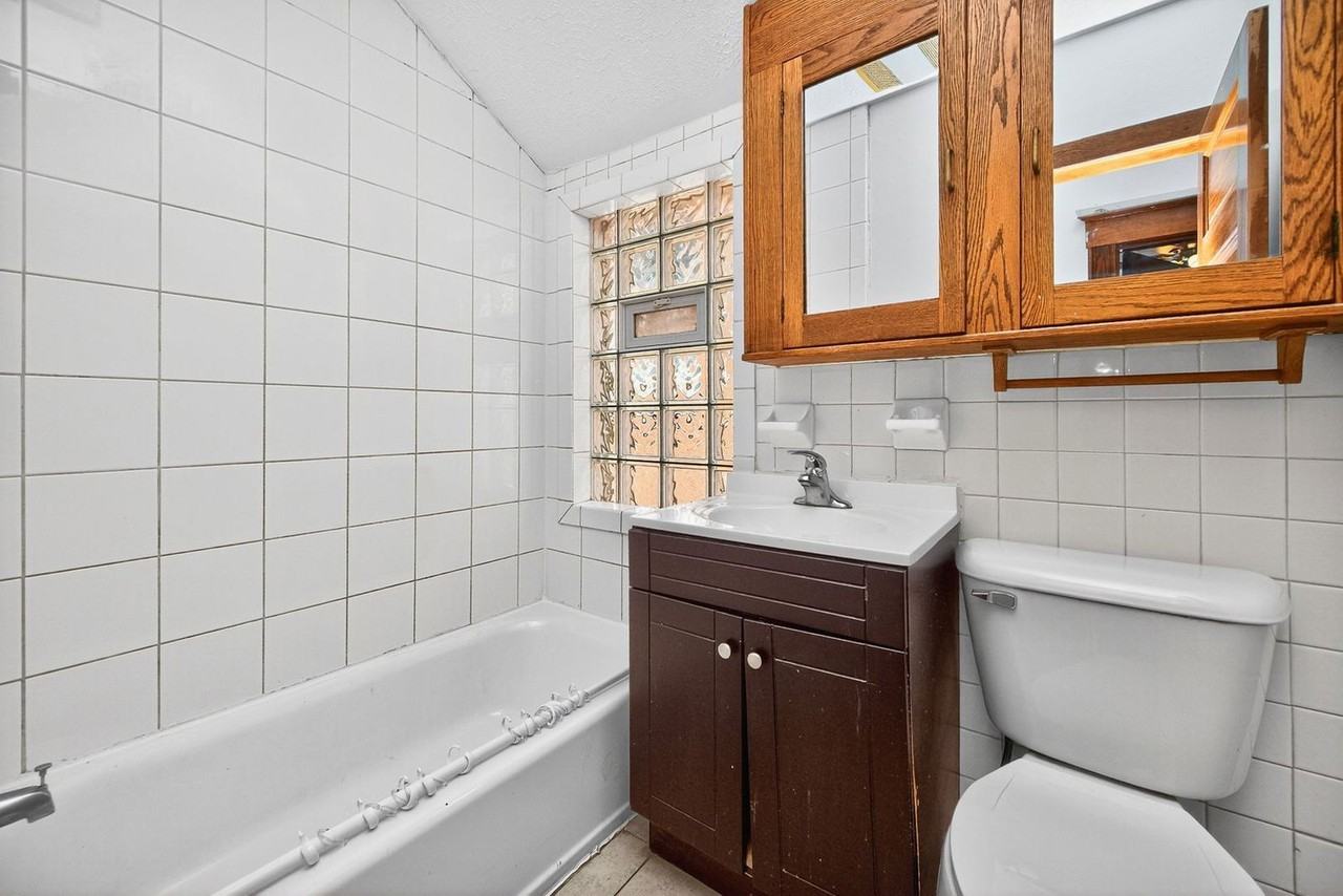 2315 Moerlein Ave - Photo 5 of 10