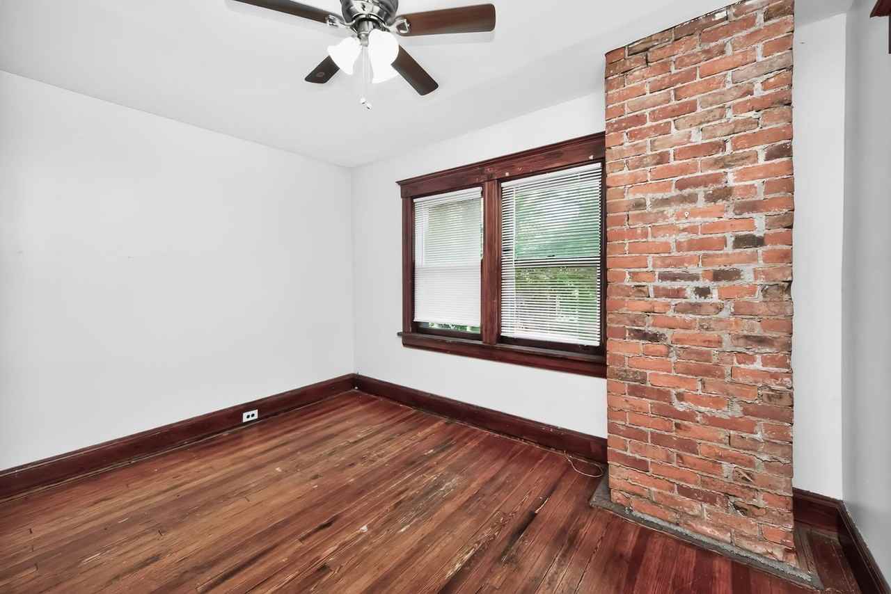 2315 Moerlein Ave - Photo 7 of 10