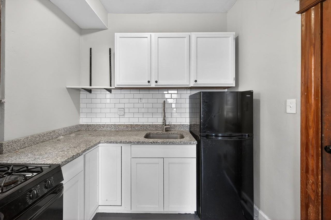 2339 Rohs St #1F - Photo 3 of 17