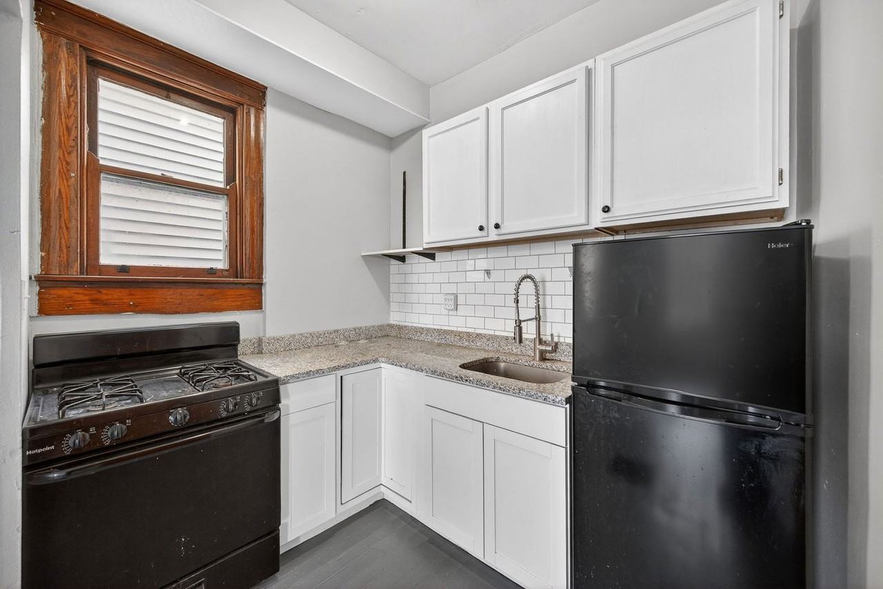 2339 Rohs St #1F - Photo 4 of 17