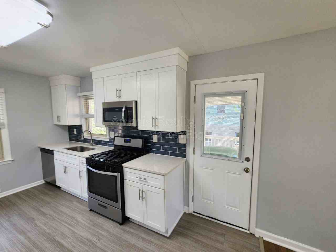 1750 Boulderview Dr Se - Photo 5 of 12