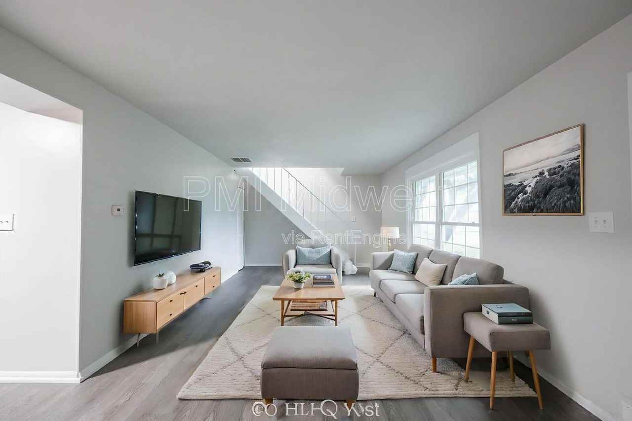 6920 Chrysler St - Photo 3 of 26