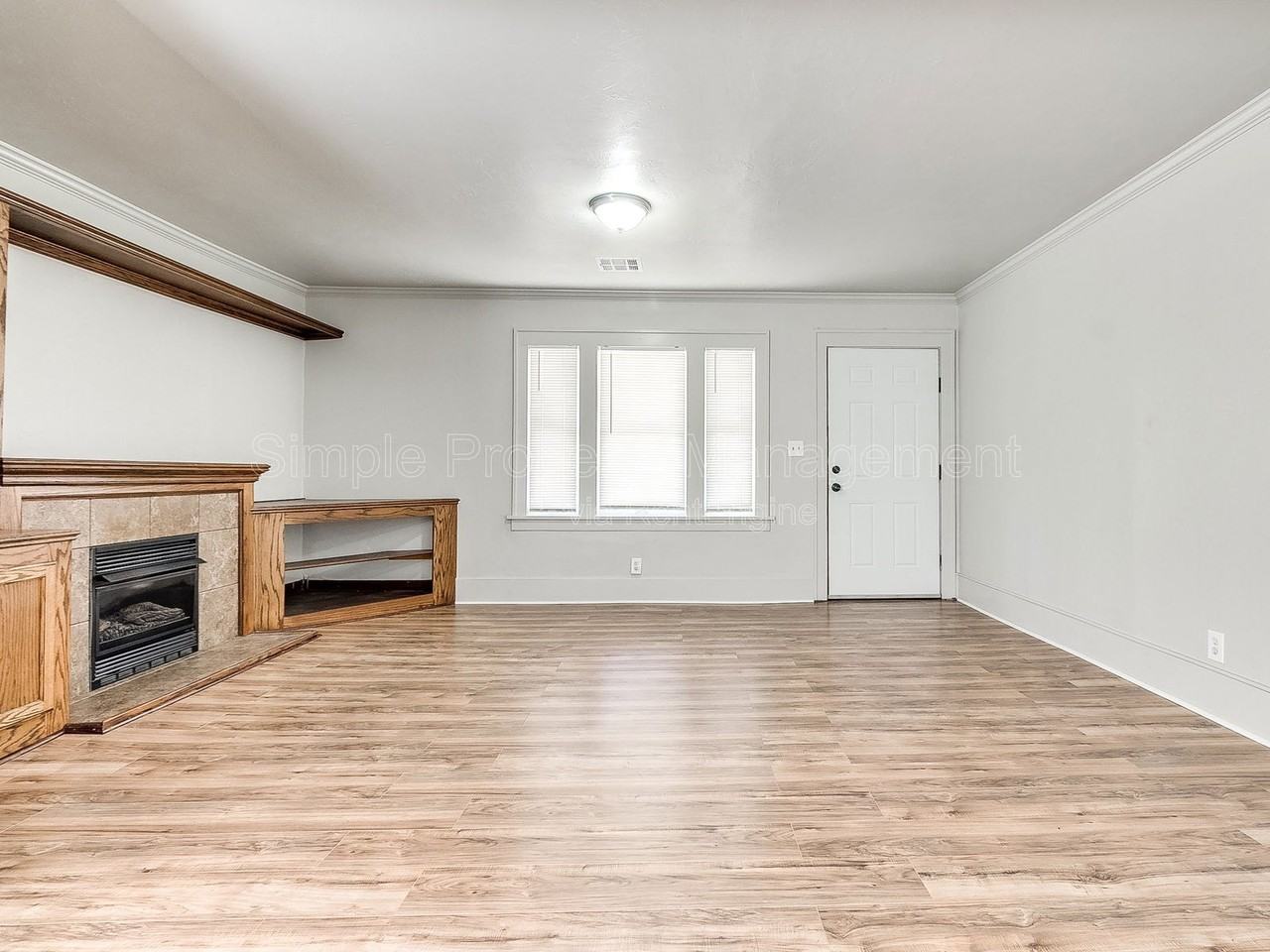 912 Nw 98th St - Photo 2 of 20