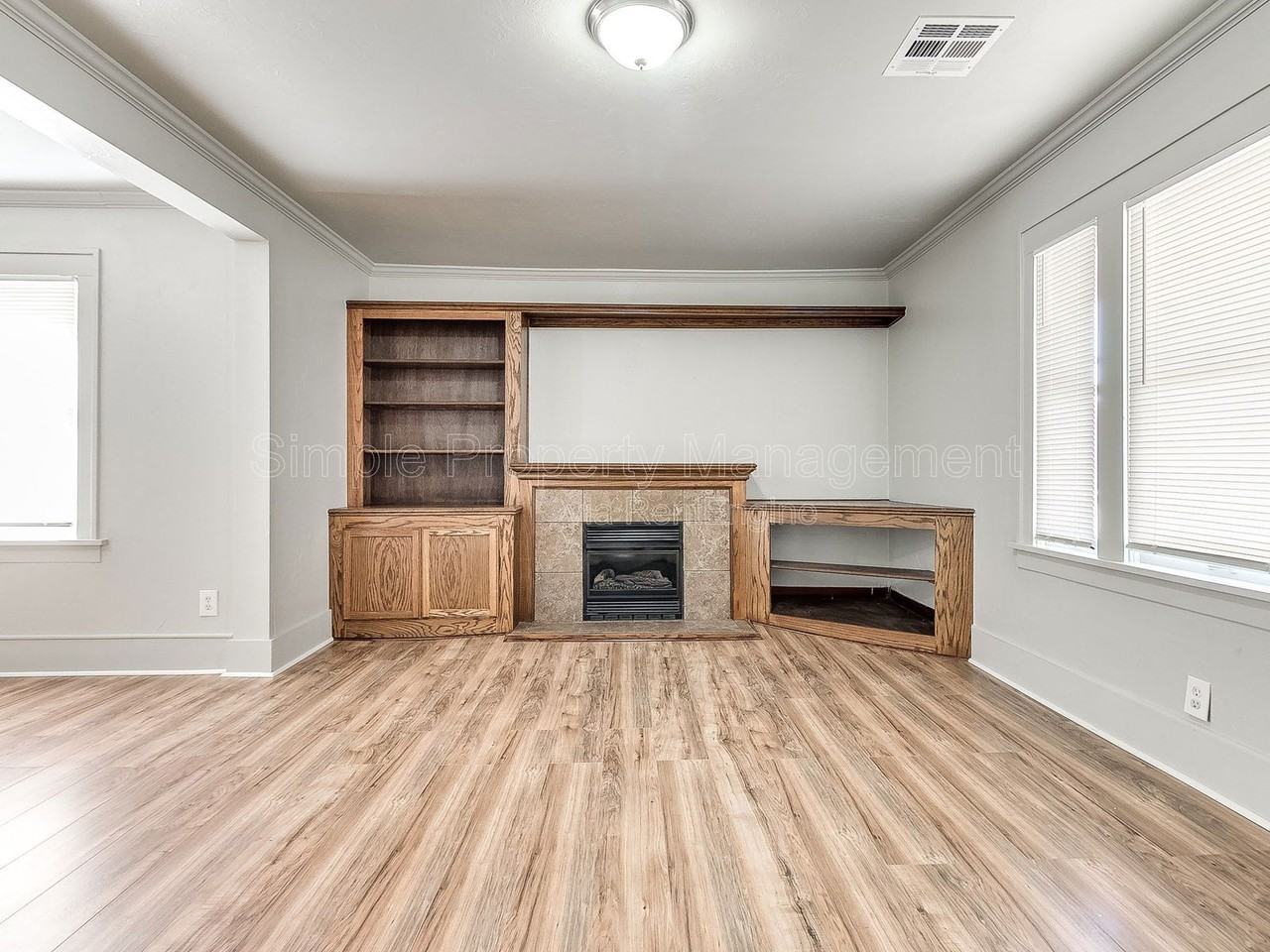 912 Nw 98th St - Photo 3 of 20