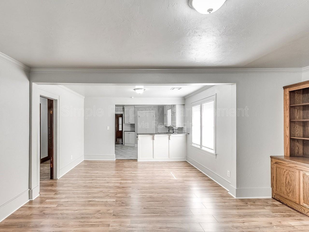 912 Nw 98th St - Photo 4 of 20