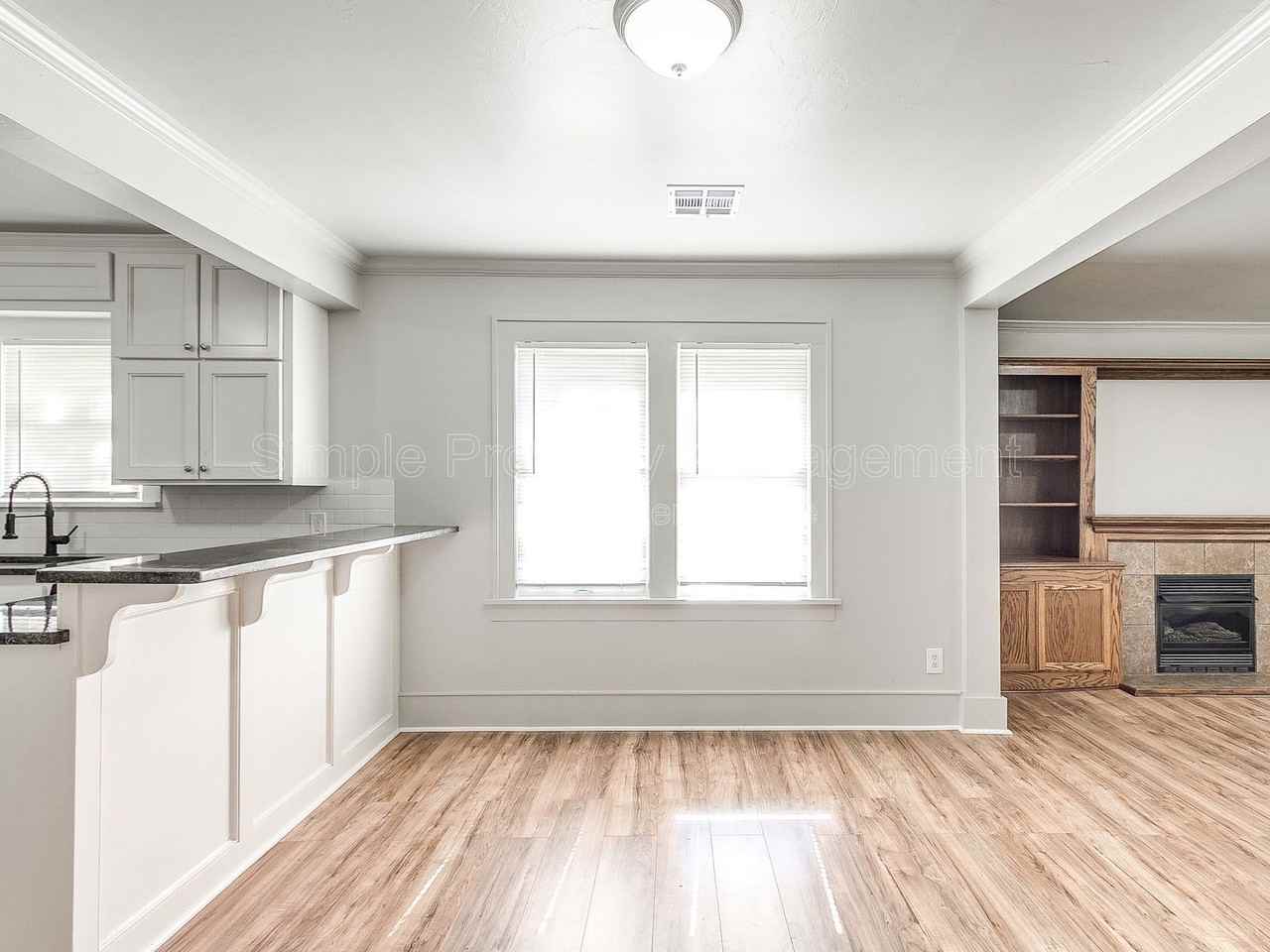 912 Nw 98th St - Photo 5 of 20