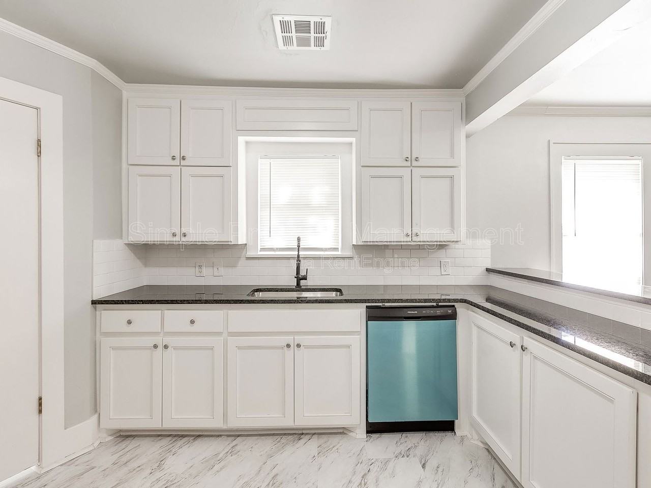 912 Nw 98th St - Photo 7 of 20