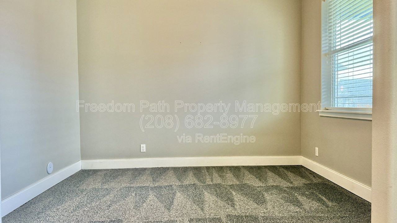 9477 N Prince William Loop - Photo 5 of 32