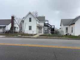 featured image of 1110 N Apperson Way #B