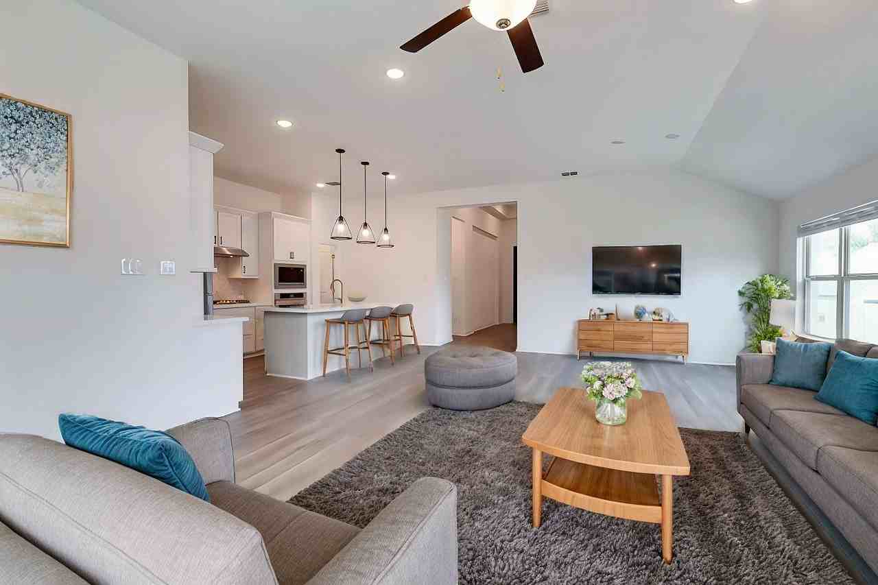 271 Jefferson Dr - Photo 4 of 50