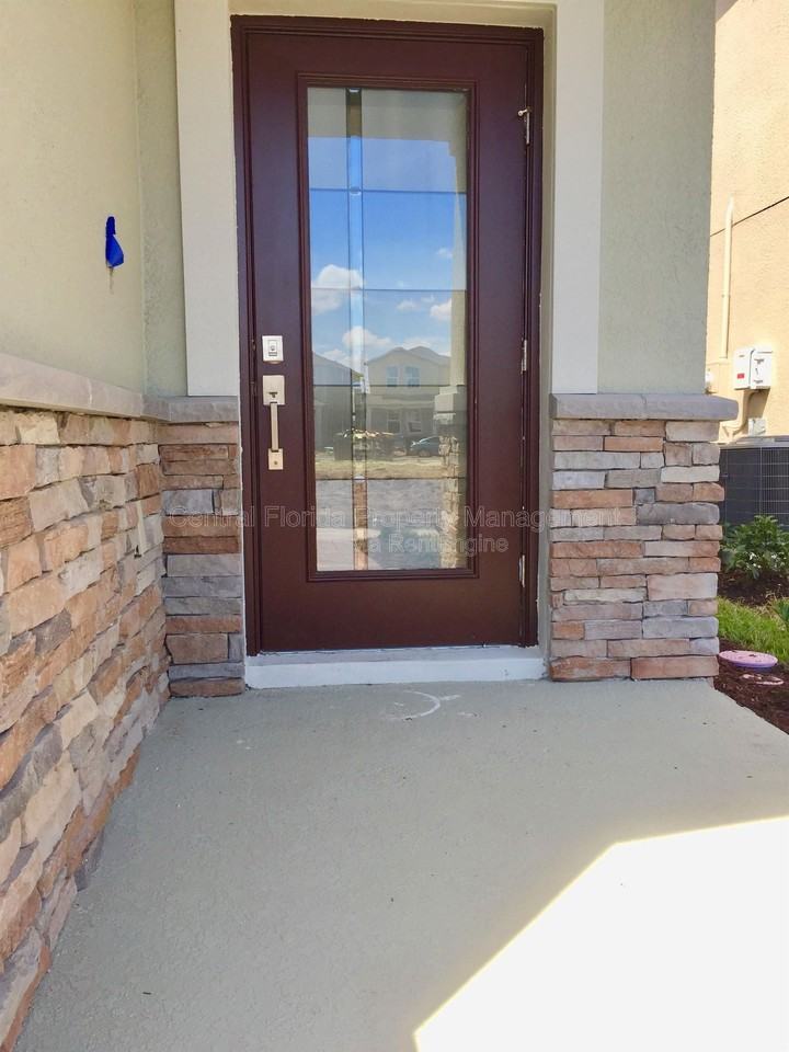 12076 Theme Aly - Photo 3 of 31