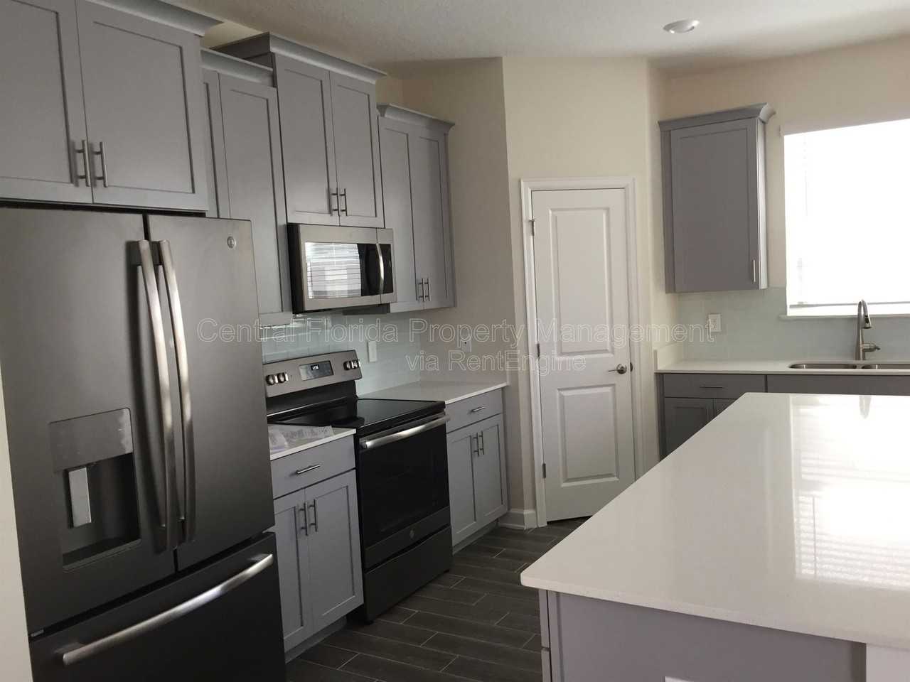 12076 Theme Aly - Photo 7 of 31