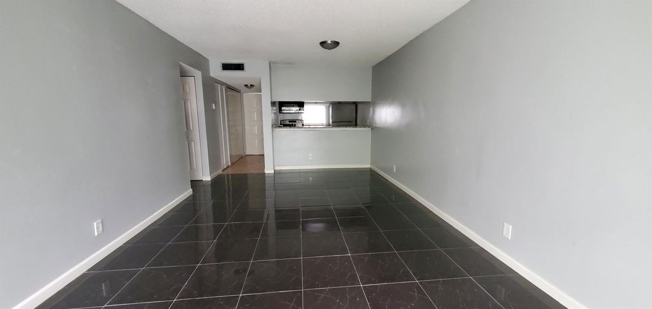 8540 N Sherman Cir #504 - Photo 3 of 8