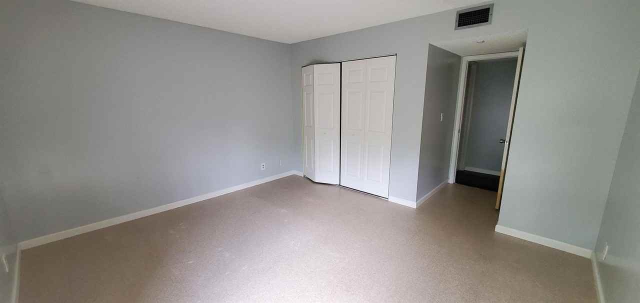 8540 N Sherman Cir #504 - Photo 4 of 8