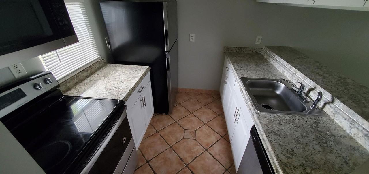 8540 N Sherman Cir #504 - Photo 7 of 8