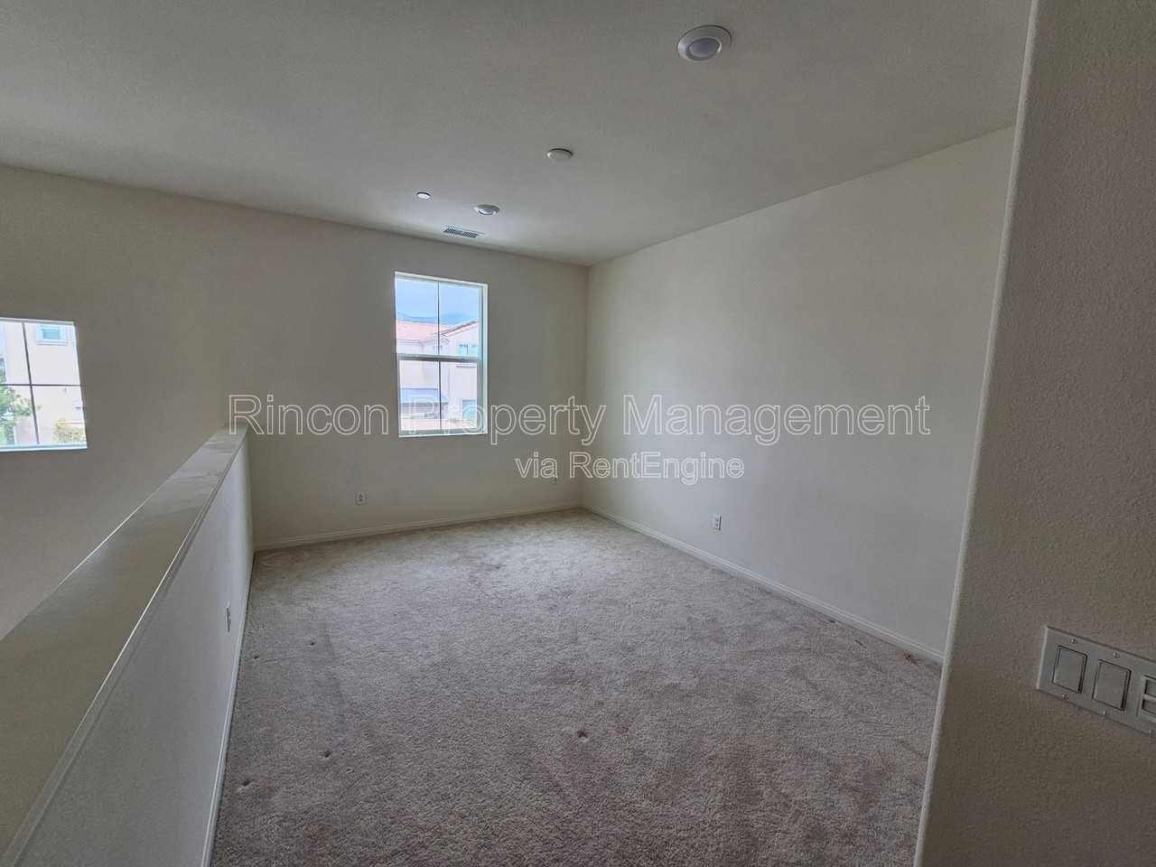 431 Limoneira Ln - Photo 3 of 21