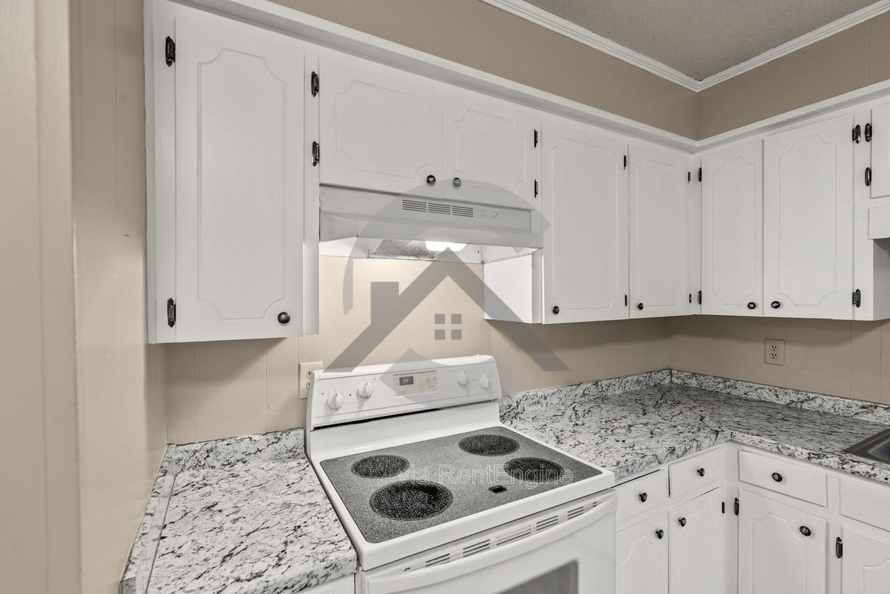 2403 Broadview Ave - Photo 6 of 17