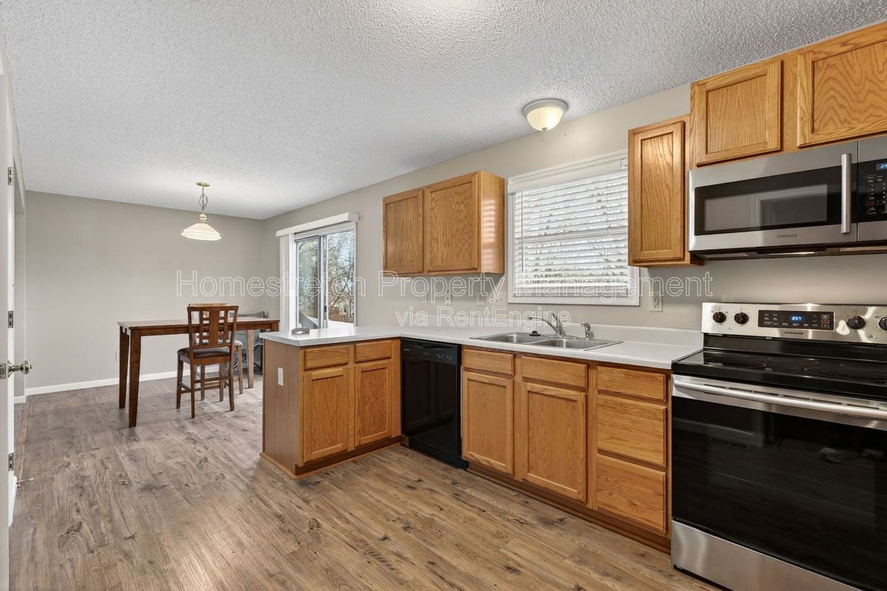 54 Deer Grove Dr - Photo 7 of 37