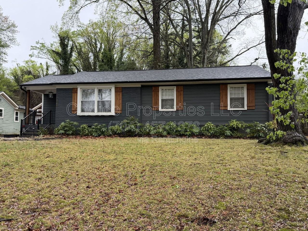 5044 Baylor Dr - Photo 3 of 26