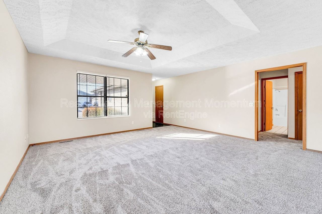 3348 S Doris Ct - Photo 2 of 25