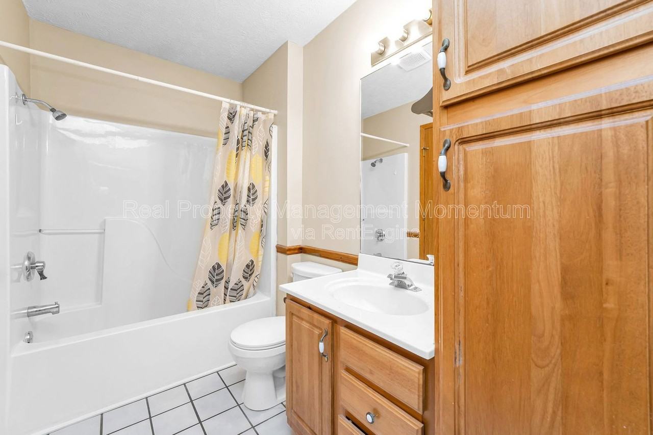 3348 S Doris Ct - Photo 4 of 25