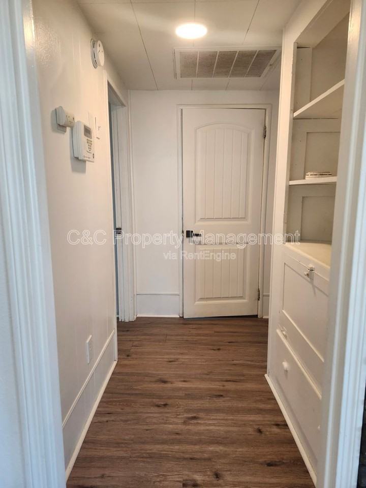 765 E San Joaquin Ave - Photo 6 of 23