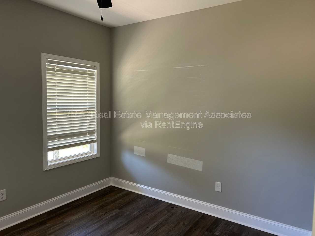 202 Autumn Ridge Dr - Photo 4 of 8