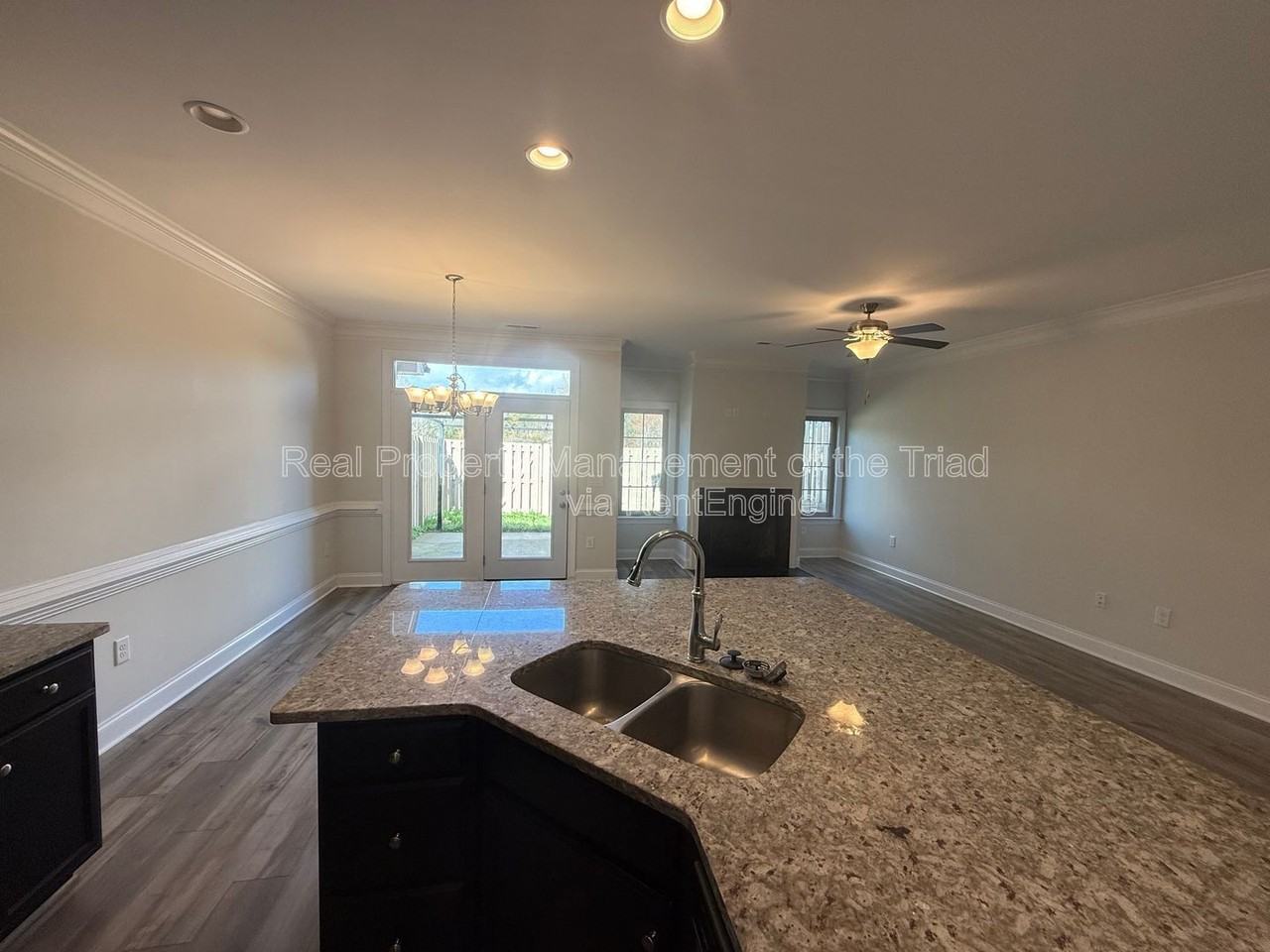 3833 Thistleberry Rd - Photo 5 of 24