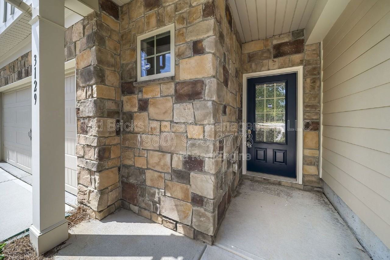 3129 Hartson Pointe Dr - Photo 4 of 37