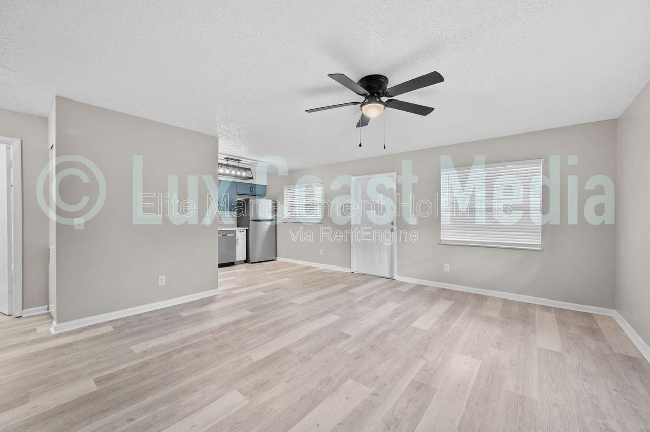 1486 40th Ave #E3 - Photo 2 of 15