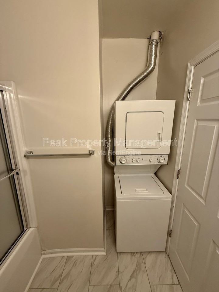 1110 W Main St #1106-1108 - Photo 5 of 12