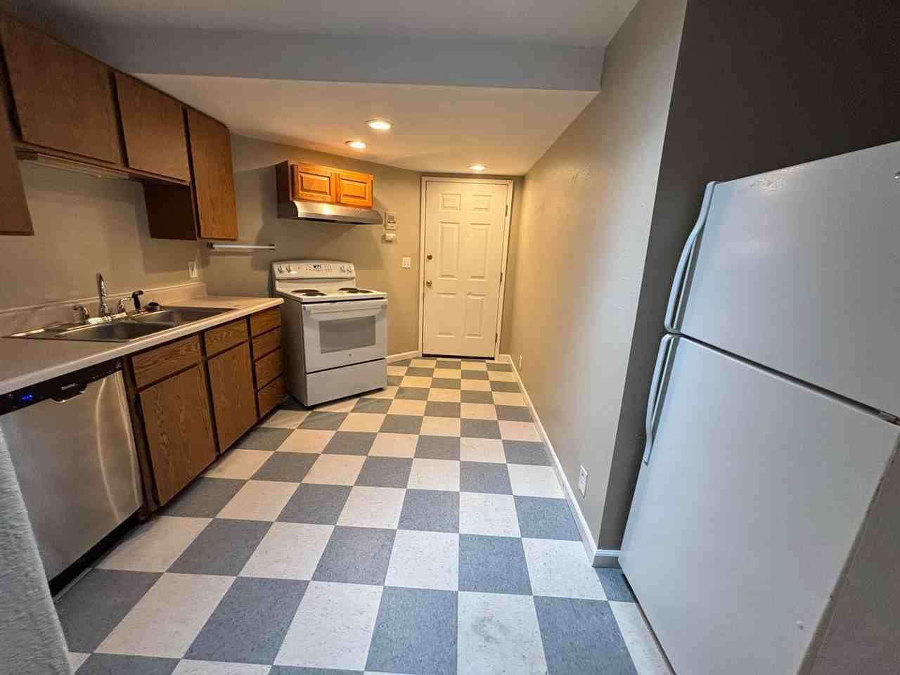 Welcome to Roycroft! A beautiful turn of the century property in Capitol Hill! First month free! - Photo 5 of 50