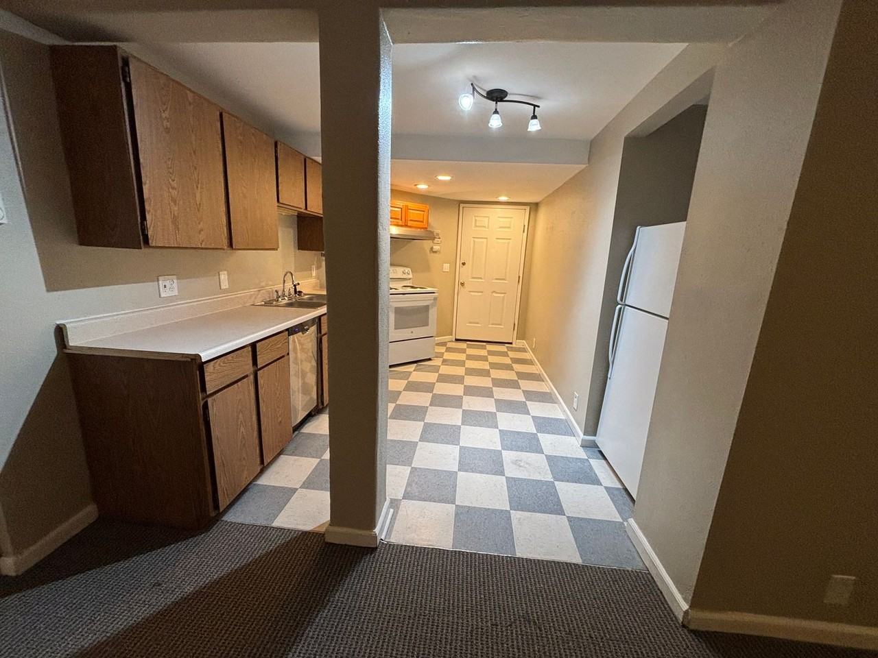 Welcome to Roycroft! A beautiful turn of the century property in Capitol Hill! First month free! - Photo 6 of 50