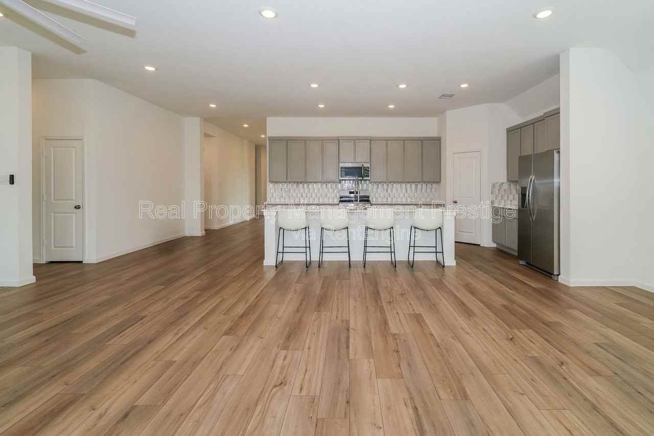 2513 Seneca Lake Dr - Photo 5 of 21