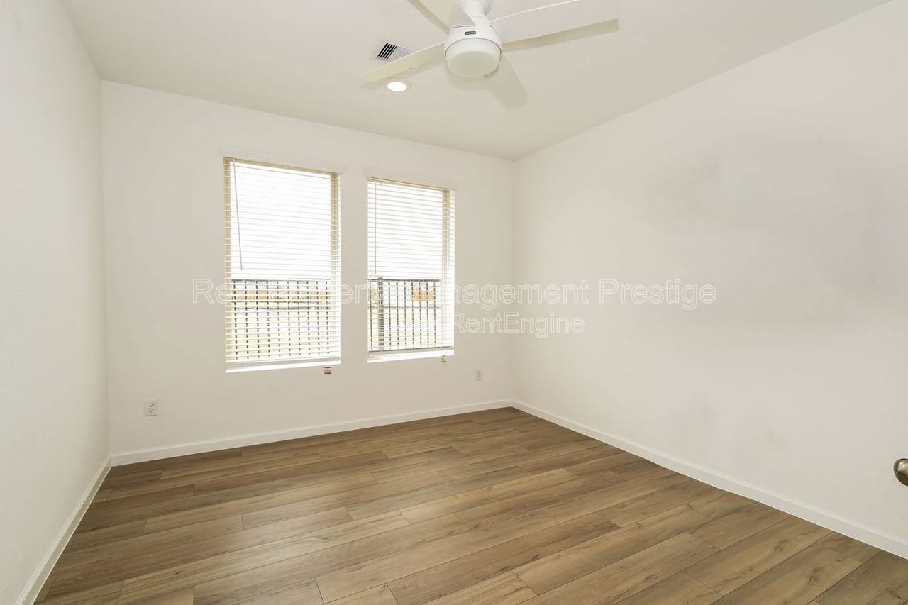 2513 Seneca Lake Dr - Photo 6 of 21