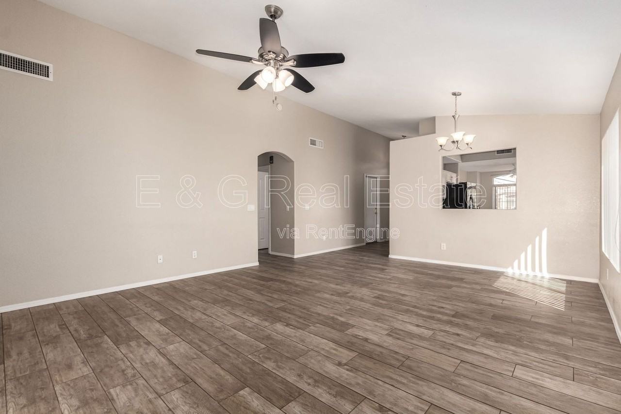 1522 S Dove St - Photo 3 of 31