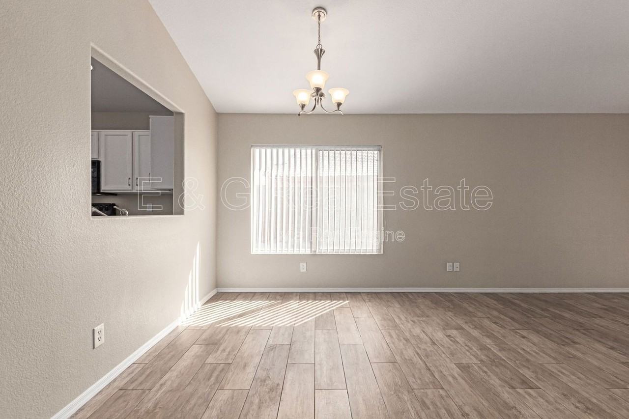 1522 S Dove St - Photo 5 of 31